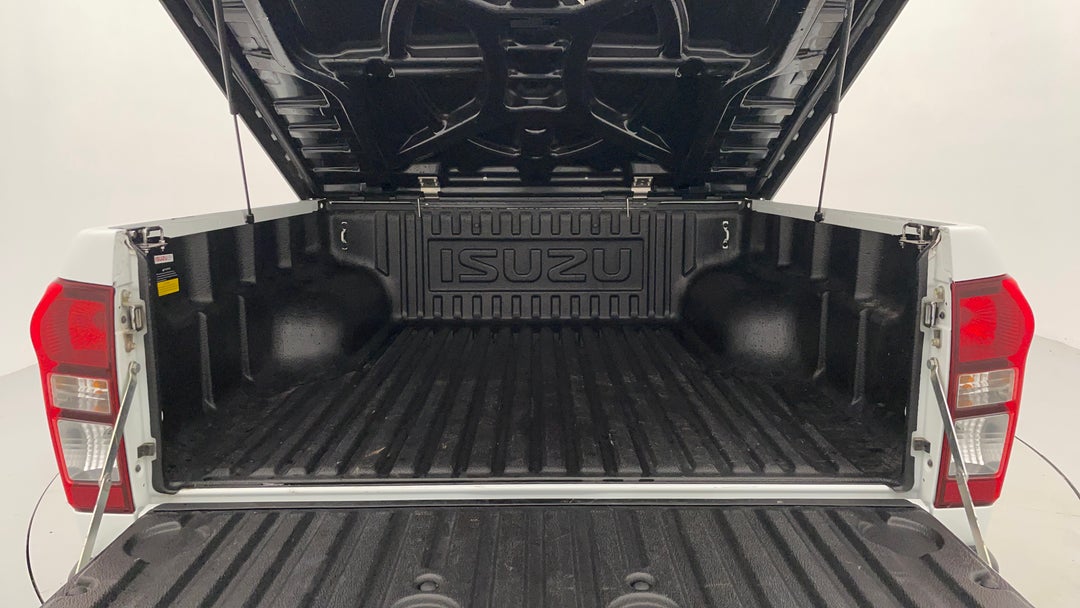 2019 Isuzu D-MAX Sx (4x4), Automatic, 76240 km, Boot Inside View