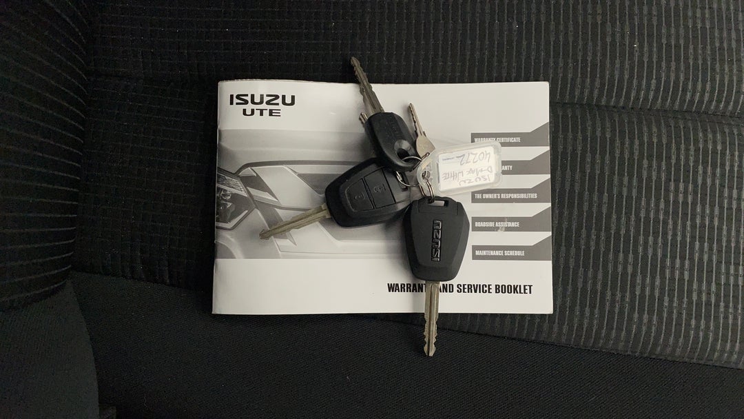 2019 Isuzu D-MAX Sx (4x4), Automatic, 76240 km, Key Close-up