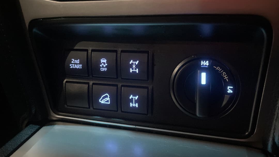 2020 Toyota Landcruiser Prado Gxl (4x4), Automatic, 42965 km, Utility Switches/Buttons