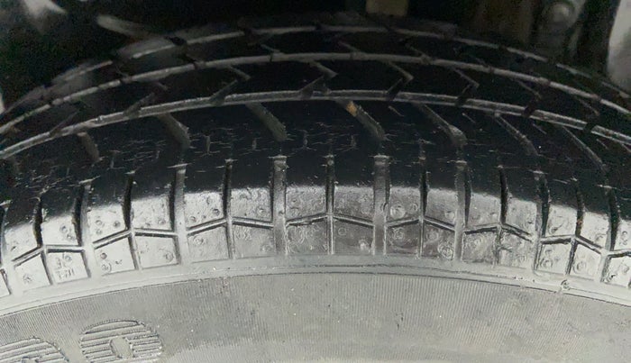 2015 Maruti Swift Dzire VXI 1.2 BS IV, Petrol, Manual, 43,576 km, Left Rear Tyre Tread