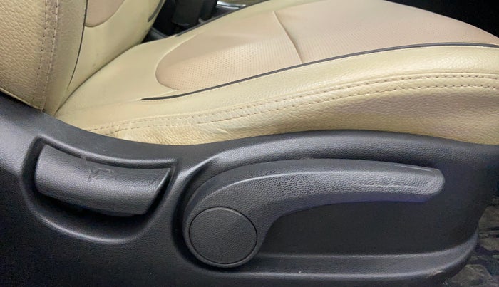 2016 Hyundai Creta 1.6 SX PLUS AUTO PETROL, Petrol, Automatic, 77,427 km, Driver Side Adjustment Panel