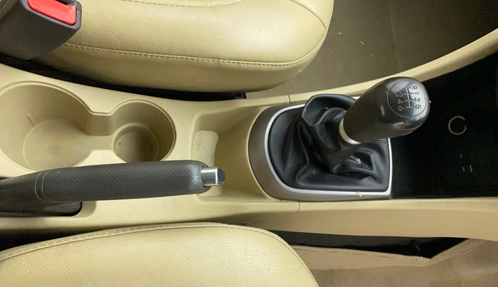 2015 Hyundai Verna FLUIDIC 1.6 CRDI S(O) 4S, Diesel, Manual, 1,01,566 km, Gear Lever