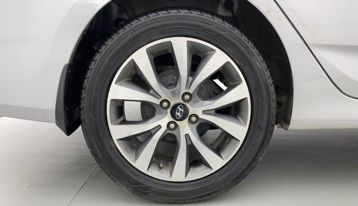 2015 Hyundai Verna FLUIDIC 1.6 CRDI S(O) 4S, Diesel, Manual, 1,01,566 km, Right Rear Wheel