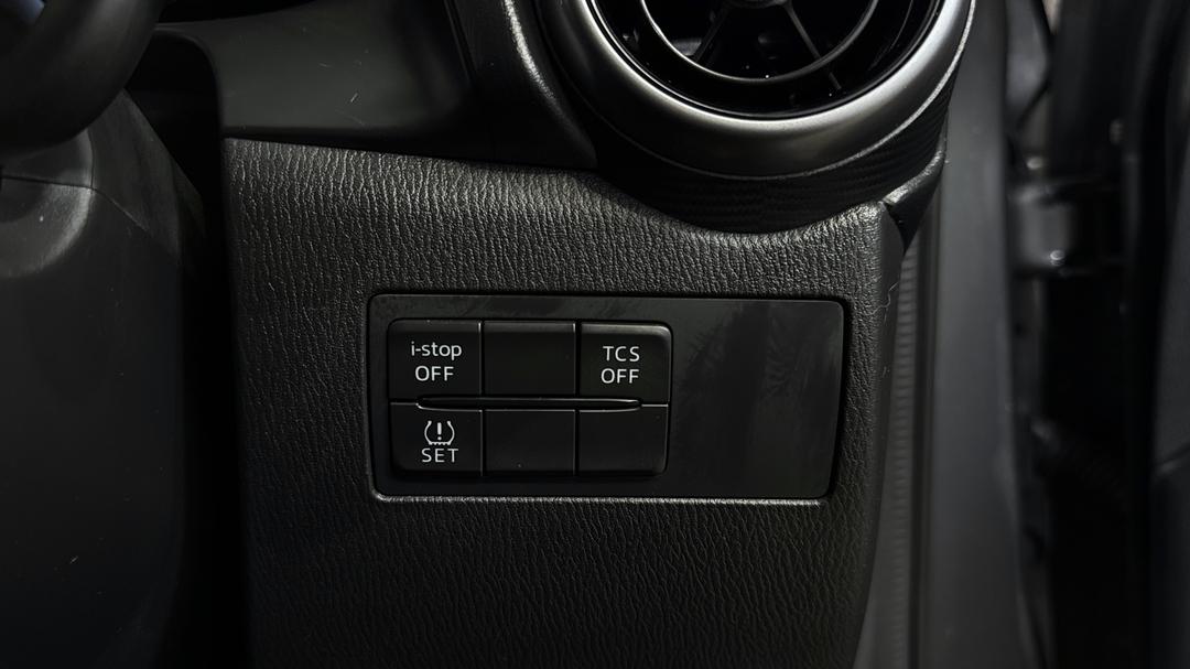 2020 Mazda CX-3 Maxx Sport (FWD), Automatic, 45820 km, Utility Switches/Buttons
