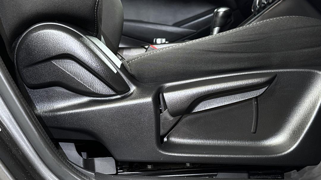 2020 Mazda CX-3 Maxx Sport (FWD), Automatic, 45820 km, Drivers Side Adjustment Panel