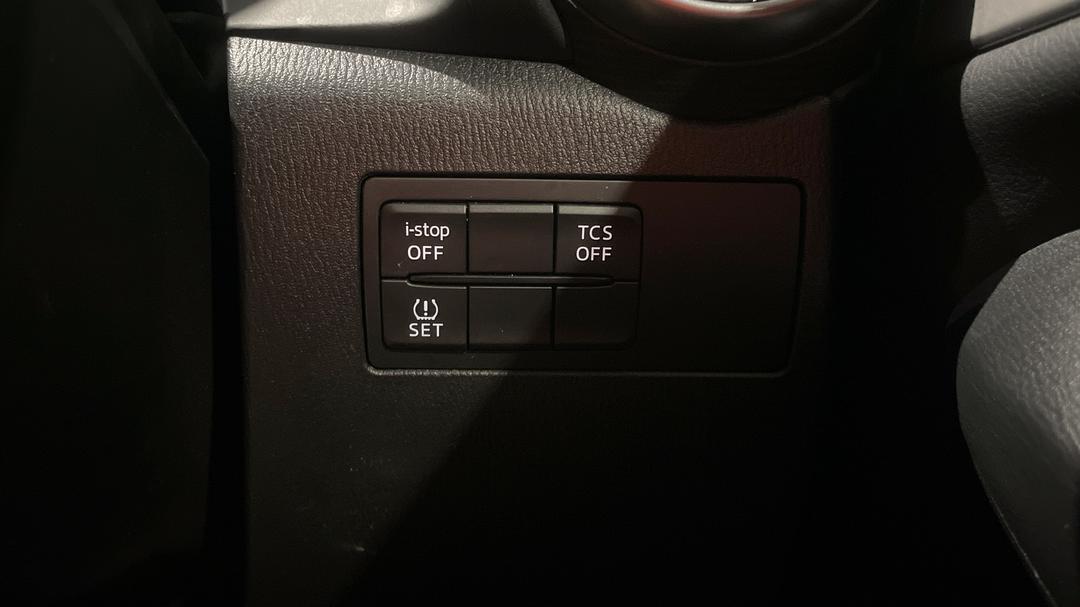 2020 Mazda CX-3 Maxx Sport (FWD), Manual, 20343 km, Utility Switches/Buttons