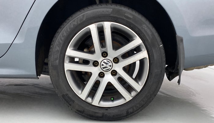 2013 Volkswagen Jetta HIGHLINE TDI AT, Diesel, Automatic, 99,423 km, Left Rear Wheel