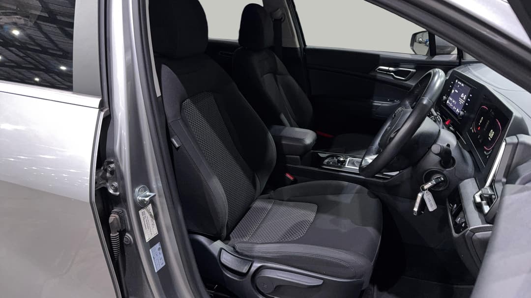 2022 Kia Sportage S (AWD), Automatic, 83608 km, Right Side Front Door Cabin View