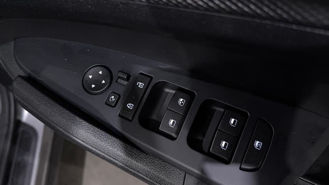 2022 Kia Sportage S (AWD), Automatic, 83608 km, Drivers Side Door Panel Controls