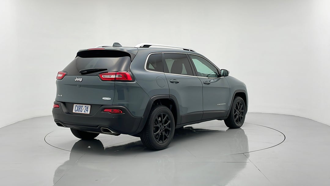 Right Back Diagonal (45- Degree) View