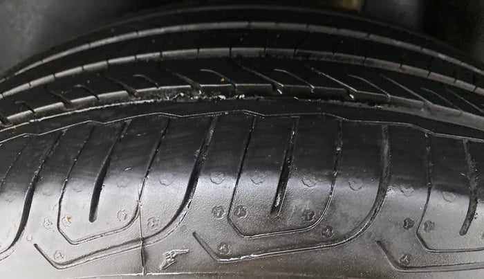 2021 Skoda KUSHAQ AMBITION 1.0L TSI MT, Petrol, Manual, 16,611 km, Left Rear Tyre Tread