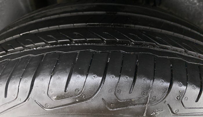 2021 Skoda KUSHAQ AMBITION 1.0L TSI MT, Petrol, Manual, 16,611 km, Right Rear Tyre Tread