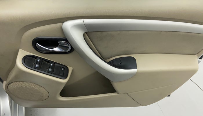 2016 Nissan Terrano XL P, Petrol, Manual, 61,139 km, Driver Side Door Panels Control