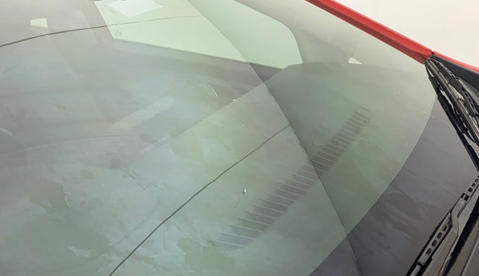2020 Tata ALTROZ XZ PETROL, Petrol, Manual, 32,010 km, Front windshield - Minor spot on windshield