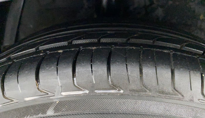 2018 Hyundai Xcent E PLUS, Petrol, Manual, 27,675 km, Right Rear Tyre Tread