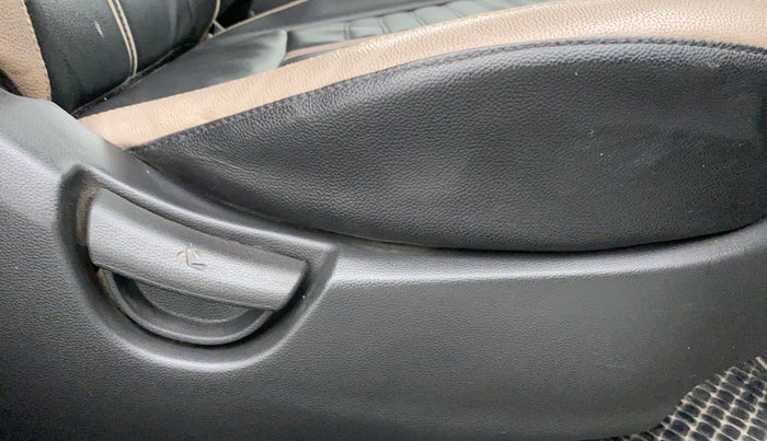 2018 Hyundai Xcent E PLUS, Petrol, Manual, 27,675 km, Driver Side Adjustment Panel