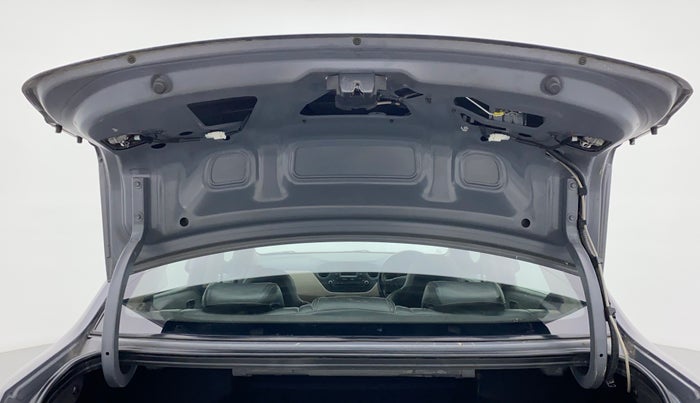 2018 Hyundai Xcent E PLUS, Petrol, Manual, 27,675 km, Boot Door Open