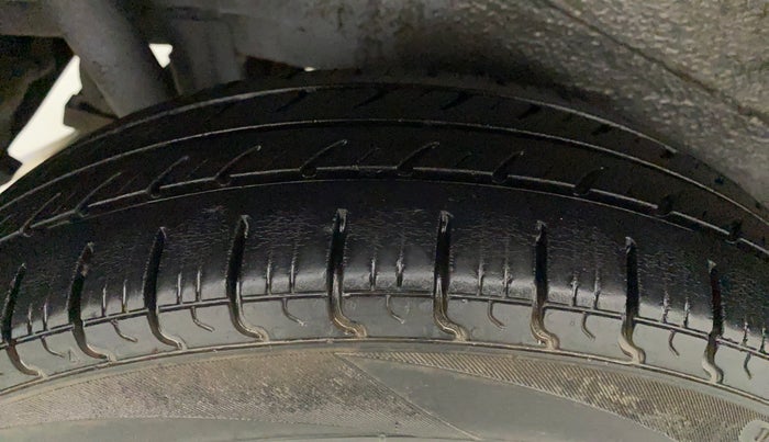 2014 Maruti Wagon R 1.0 LXI CNG, CNG, Manual, 63,639 km, Right Rear Tyre Tread