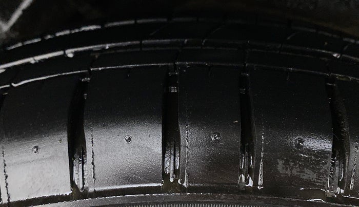 2011 Hyundai i10 SPORTZ 1.2, Petrol, Manual, 30,757 km, Left Rear Tyre Tread