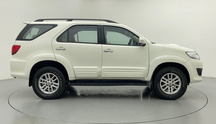 2013 Toyota Fortuner 3.0 MT 4X2, Diesel, Manual, 1,17,736 km, Right Side