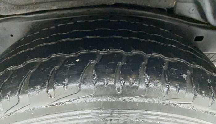2013 Toyota Fortuner 3.0 MT 4X2, Diesel, Manual, 1,17,736 km, Left Rear Tyre Tread