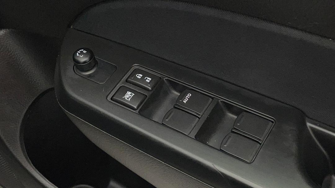 2015 Suzuki Swift Gl, Automatic, 122932 km, Drivers Side Door Panel Controls
