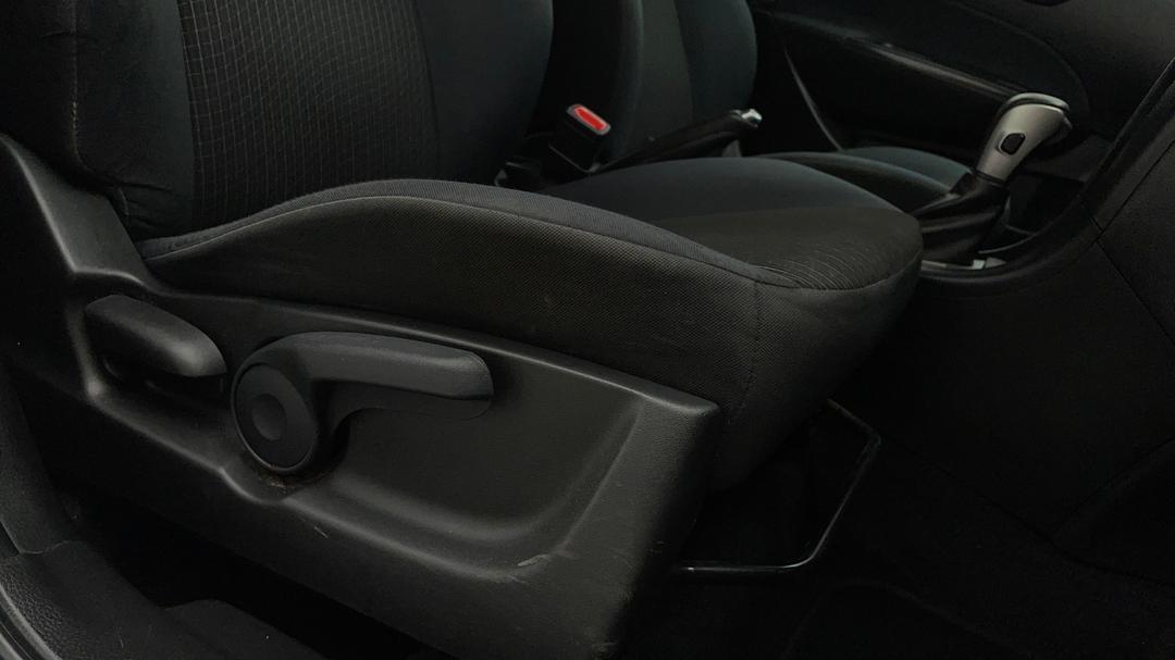 2015 Suzuki Swift Gl, Automatic, 122932 km, Drivers Side Adjustment Panel