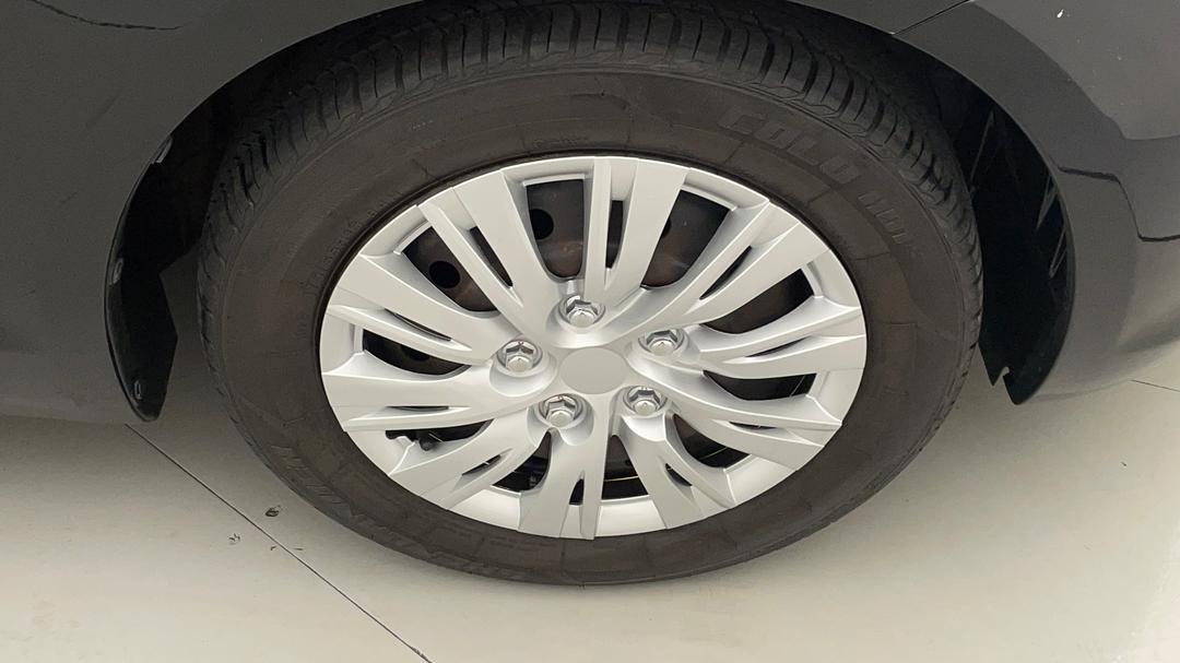 2015 Suzuki Swift Gl, Automatic, 122932 km, Right Front Wheel