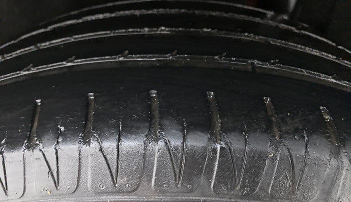 2018 Maruti Vitara Brezza ZDI, Diesel, Manual, 45,394 km, Left Rear Tyre Tread