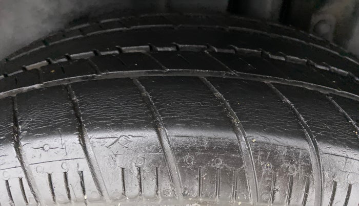 2017 Maruti Ertiga VXI ABS, Petrol, Manual, 53,398 km, Left Rear Tyre Tread