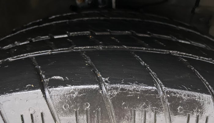 2017 Maruti Ertiga VXI ABS, Petrol, Manual, 53,398 km, Right Front Tyre Tread