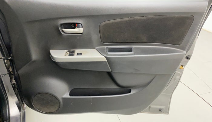 2011 Maruti Wagon R 1.0 LXI, Petrol, Manual, 50,252 km, Driver Side Door Panels Control