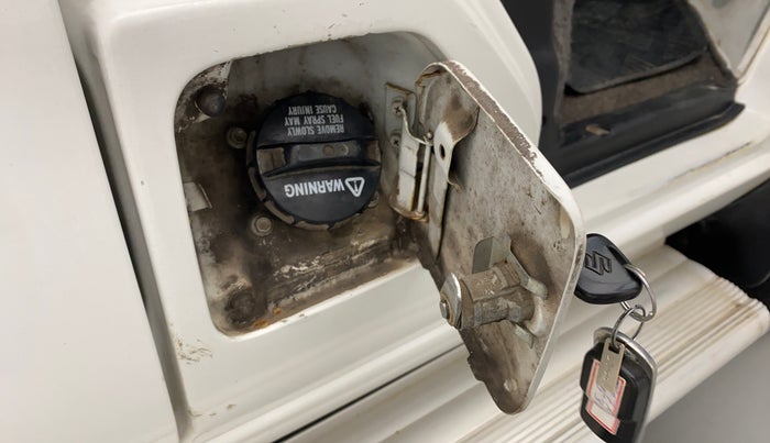 2017 Maruti Eeco 5 STR WITH AC PLUSHTR, Petrol, Manual, 45,548 km, Left quarter panel - Fuel lid lock has slight discoloration