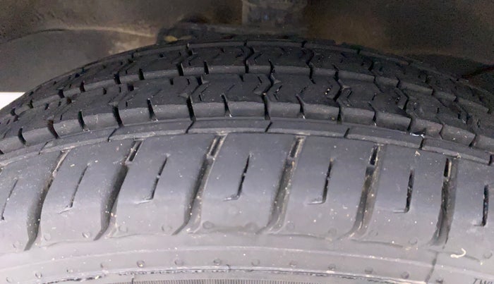 2017 Maruti Eeco 5 STR WITH AC PLUSHTR, Petrol, Manual, 45,548 km, Left Front Tyre Tread