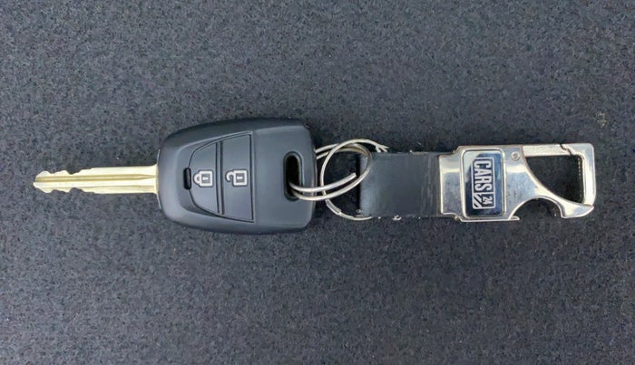 2018 Hyundai Grand i10 MAGNA 1.2 KAPPA VTVT, Petrol, Manual, 34,196 km, Key Close Up