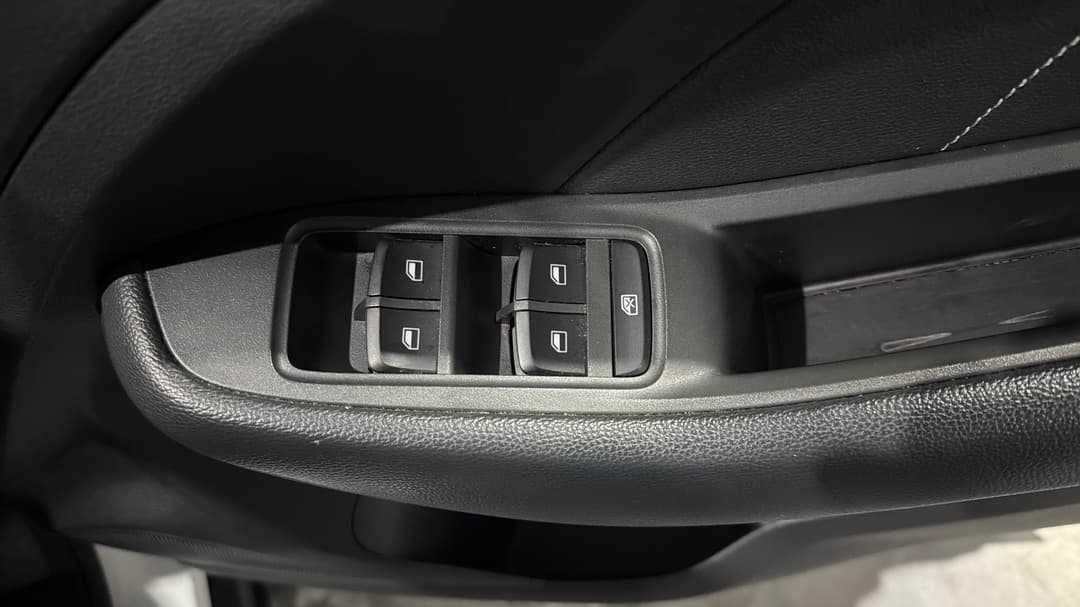 2023 MG ZS Essence, Automatic, 46105 km, Drivers Side Door Panel Controls