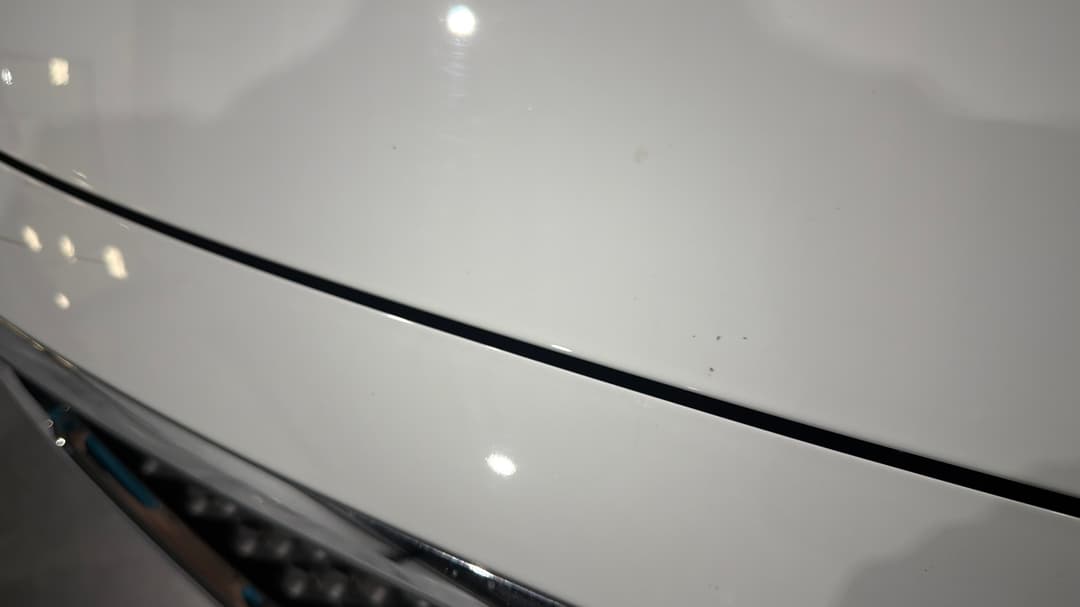 2023 MG ZS Essence, Automatic, 46105 km, Bonnet Chip