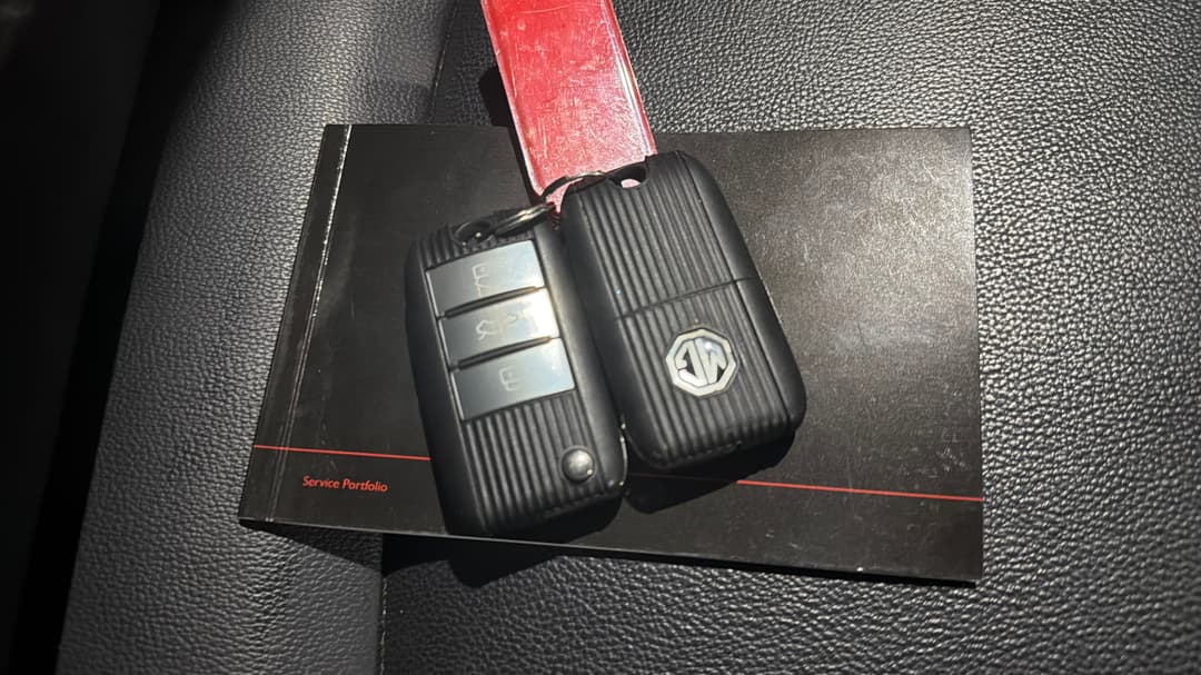 2023 MG ZS Essence, Automatic, 46105 km, Key Close-up