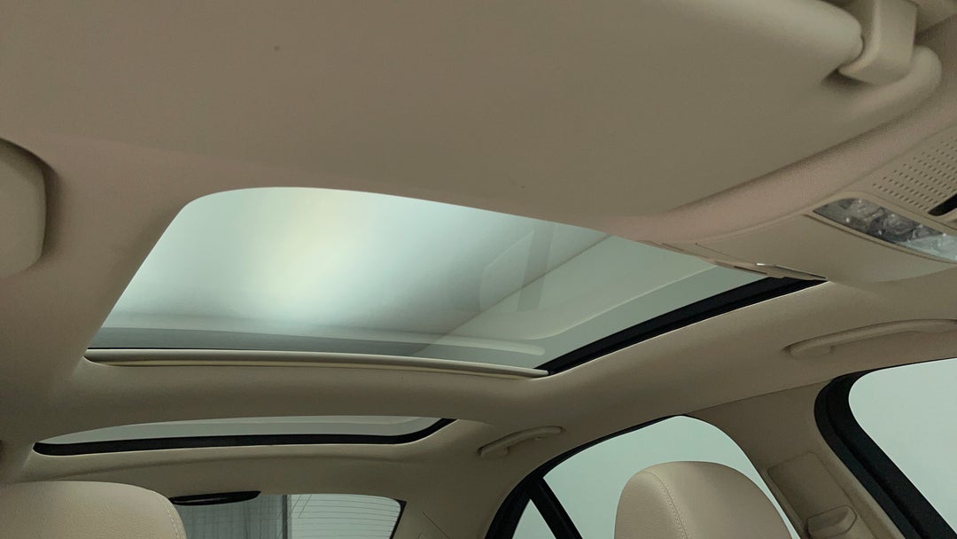 Interior Sunroof/Moonroof