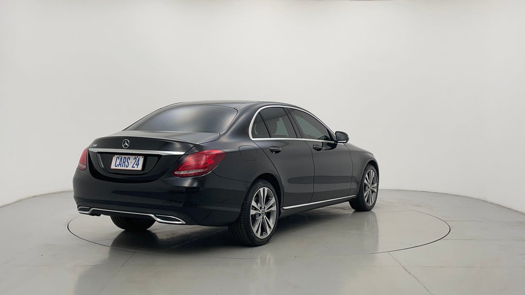 Right Back Diagonal (45- Degree) View