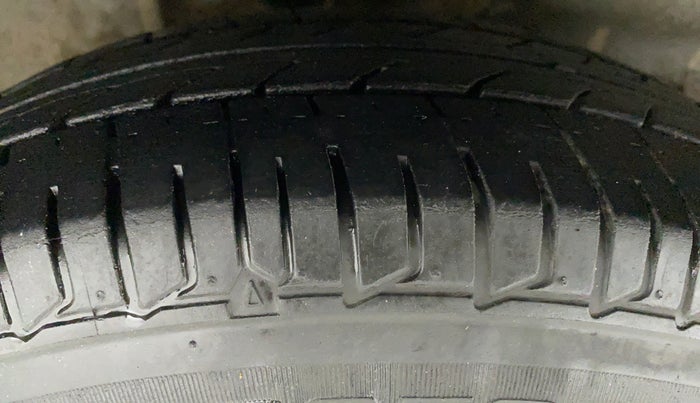 2018 Tata Tiago XE 1.2 REVOTRON, CNG, Manual, 68,892 km, Right Rear Tyre Tread