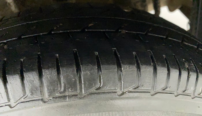 2018 Tata Tiago XE 1.2 REVOTRON, CNG, Manual, 68,892 km, Left Rear Tyre Tread