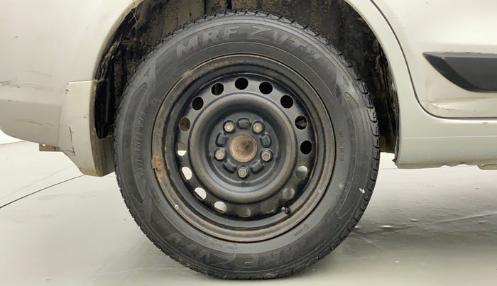 2014 Maruti Ertiga VXI, Petrol, Manual, 22,243 km, Right Rear Wheel