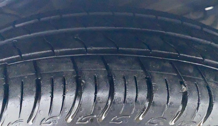 2021 Maruti S PRESSO VXI CNG, CNG, Manual, 20,307 km, Right Front Tyre Tread