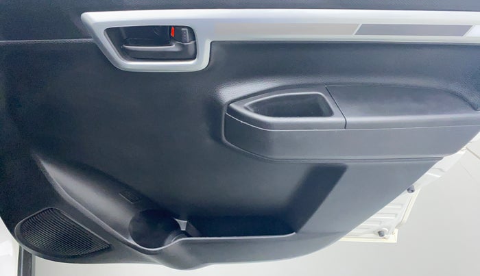 2021 Maruti S PRESSO VXI CNG, CNG, Manual, 20,307 km, Driver Side Door Panels Control