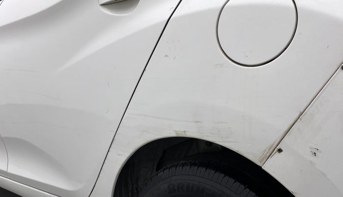 2015 Hyundai Eon SPORTZ, Petrol, Manual, 54,108 km, Left quarter panel - Minor scratches
