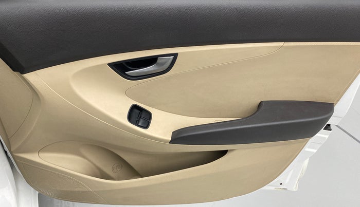 2015 Hyundai Eon SPORTZ, Petrol, Manual, 54,108 km, Driver Side Door Panels Control