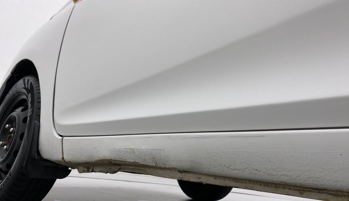 2015 Hyundai Eon SPORTZ, Petrol, Manual, 54,108 km, Left running board - Slightly dented