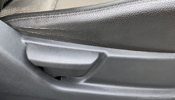2015 Hyundai Eon SPORTZ, Petrol, Manual, 54,108 km, Driver Side Adjustment Panel