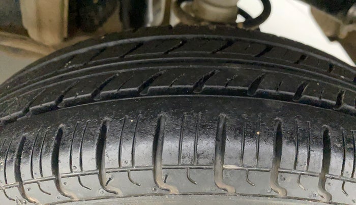 2012 Maruti Zen Estilo LXI CNG, CNG, Manual, 88,583 km, Left Rear Tyre Tread